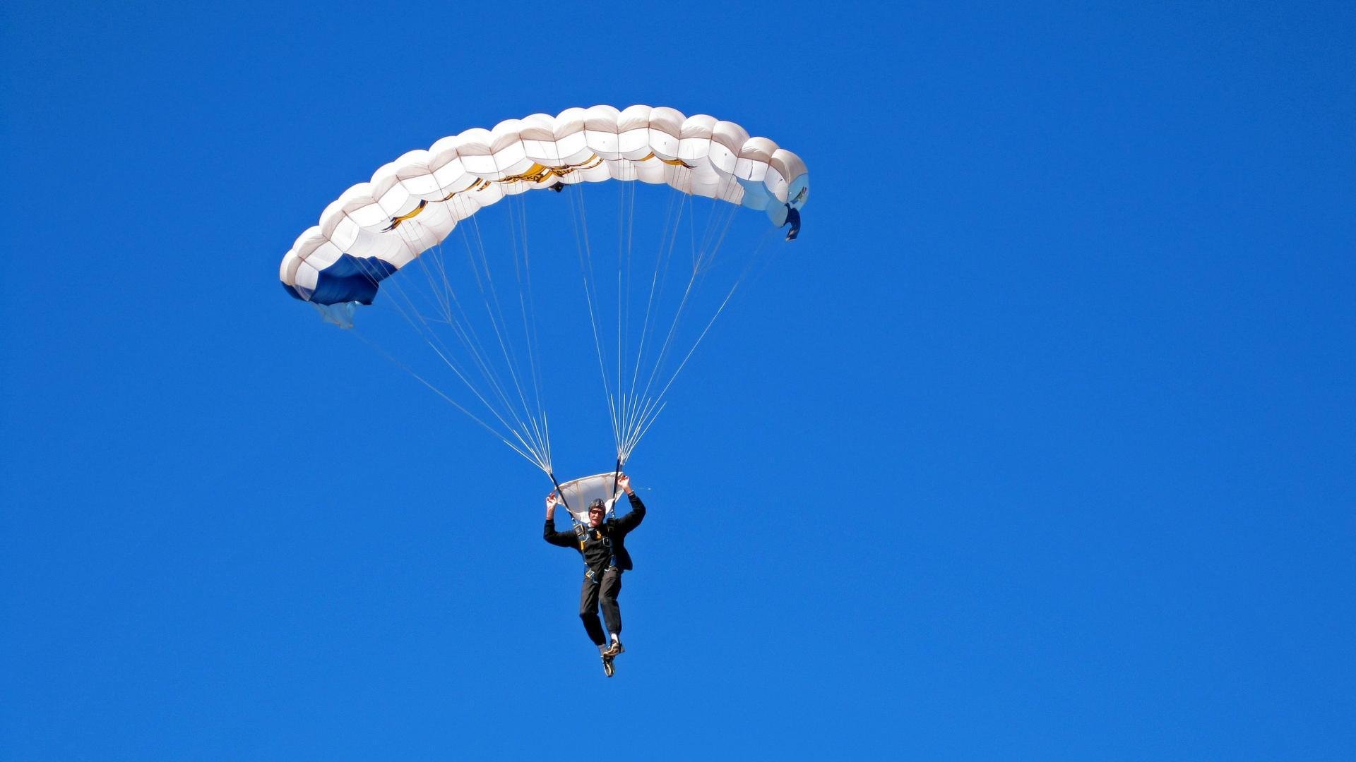 九游官网首页-伊朗马术协会与国际马术联合会合作，举办国际马术交流活动，促进技术交流。
