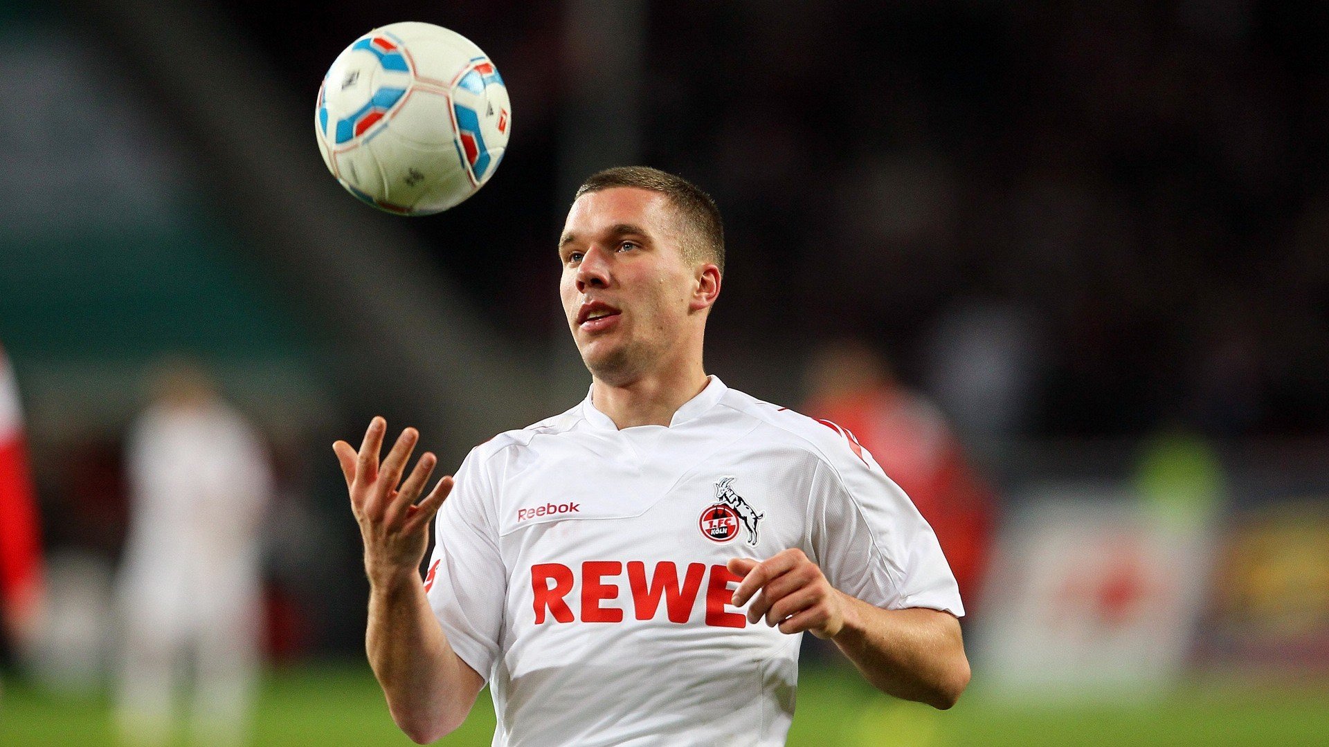 哥伦比亚马术协会与学校合作，开展马术教育课程，推广马术文化。